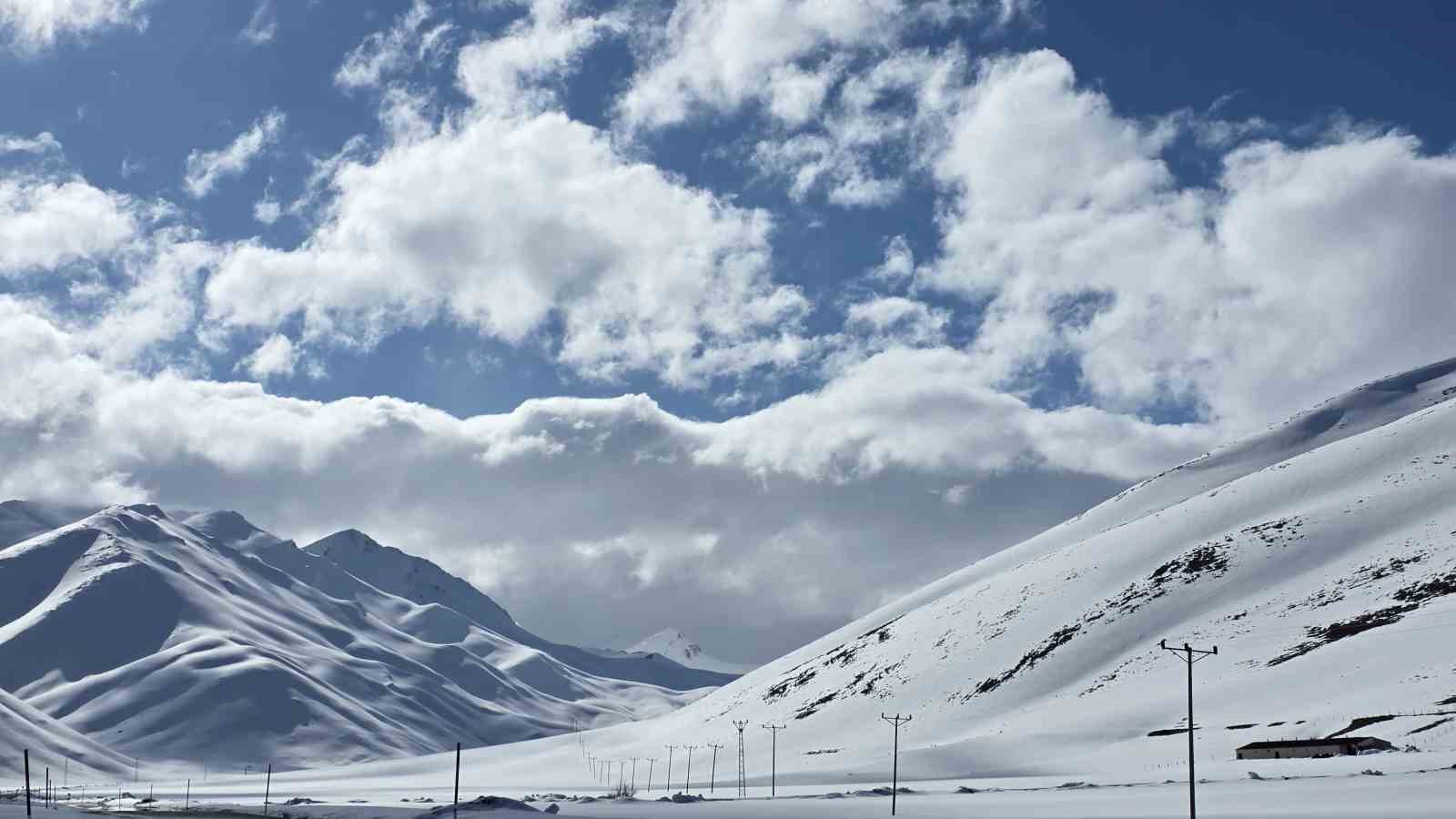 Van YYÜ Su Ürünleri Fakültesi Dr. Öğretim Üyesi Mustafa Akkuş: "Bu yıl yüzleri güldürecek bir tablo mevcut"
