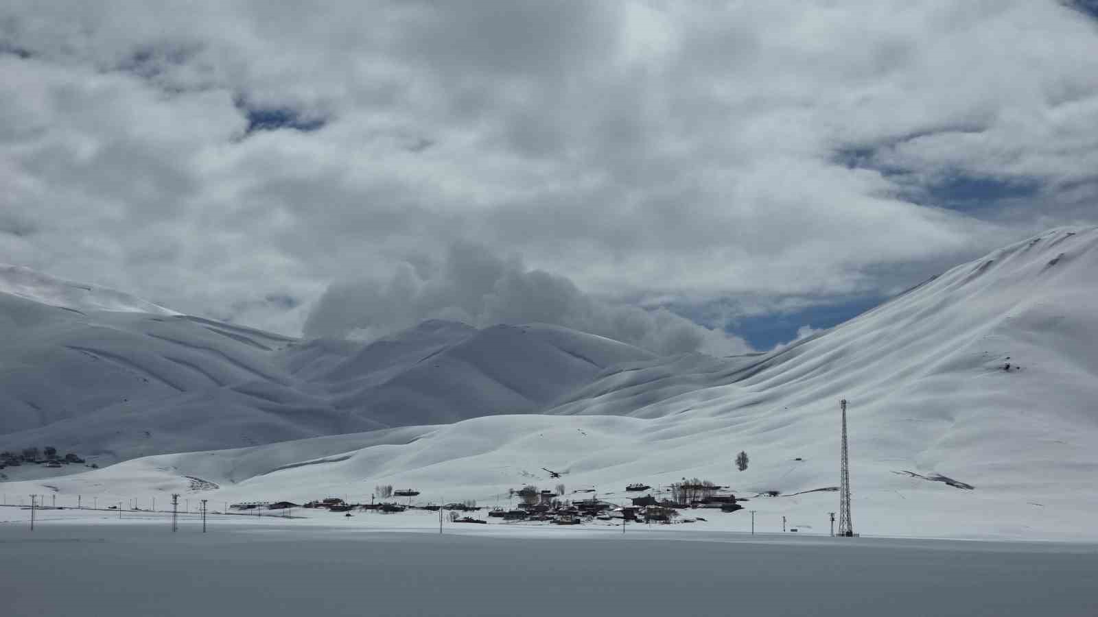 Van YYÜ Su Ürünleri Fakültesi Dr. Öğretim Üyesi Mustafa Akkuş: "Bu yıl yüzleri güldürecek bir tablo mevcut"
