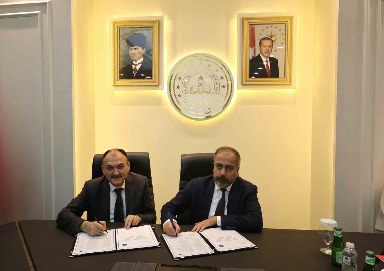 Van YYÜ’nün akademik gücü şehrin eğitimine yansıyor
Van YYÜ’nün akademik gücü şehrin eğitimine yansıyor