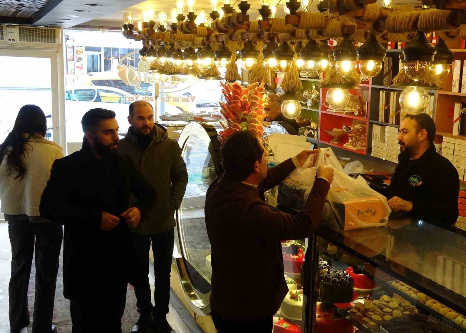 Van’da 1 Ocak doğum günü telaşı: Pastaneler için yılın en yoğun günü

