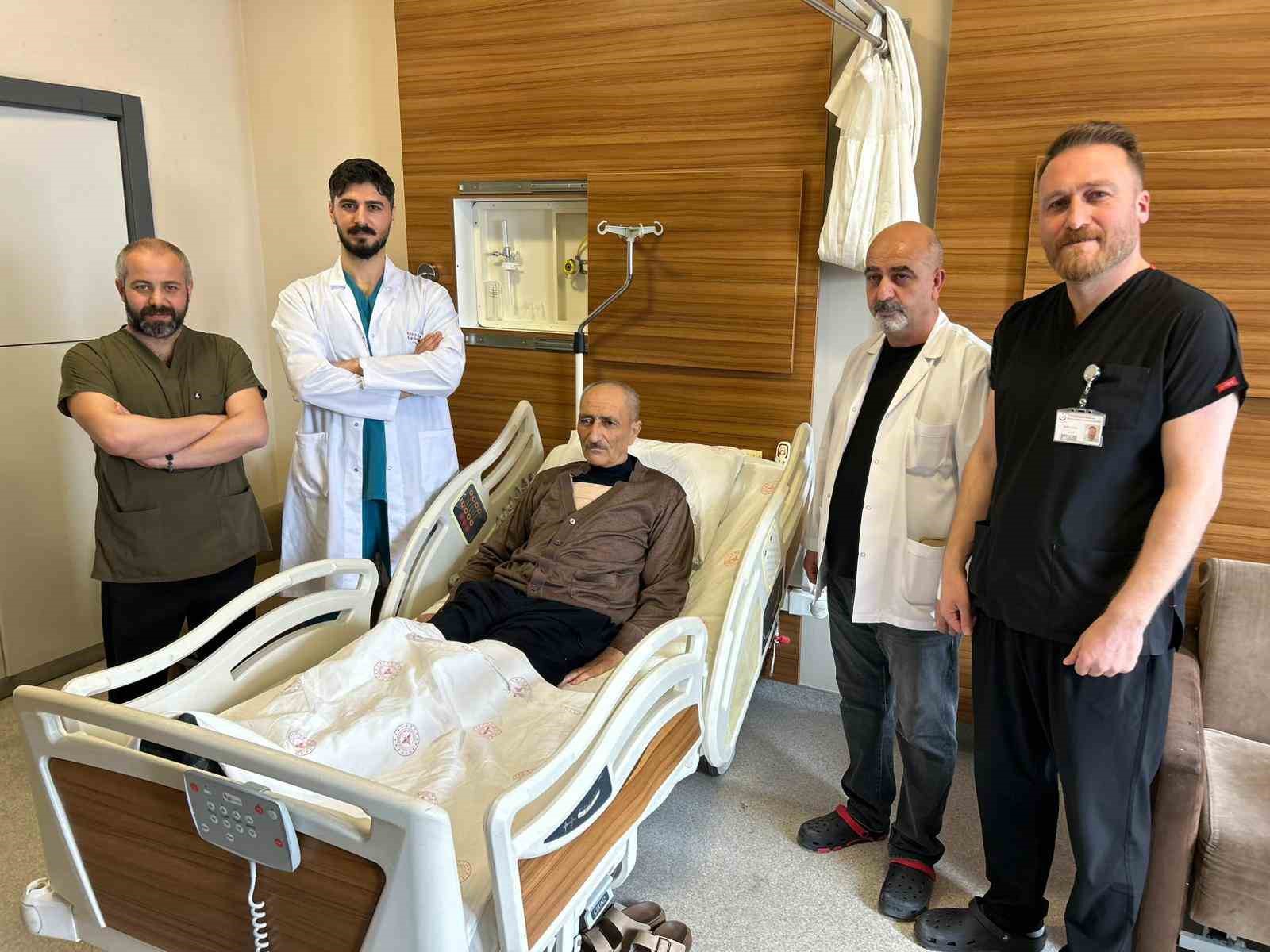 Van’da 25 dakika kalbi duran hasta bypass ameliyatıyla kurtarıldı
