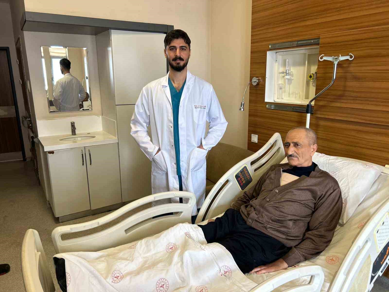 Van’da 25 dakika kalbi duran hasta bypass ameliyatıyla kurtarıldı
