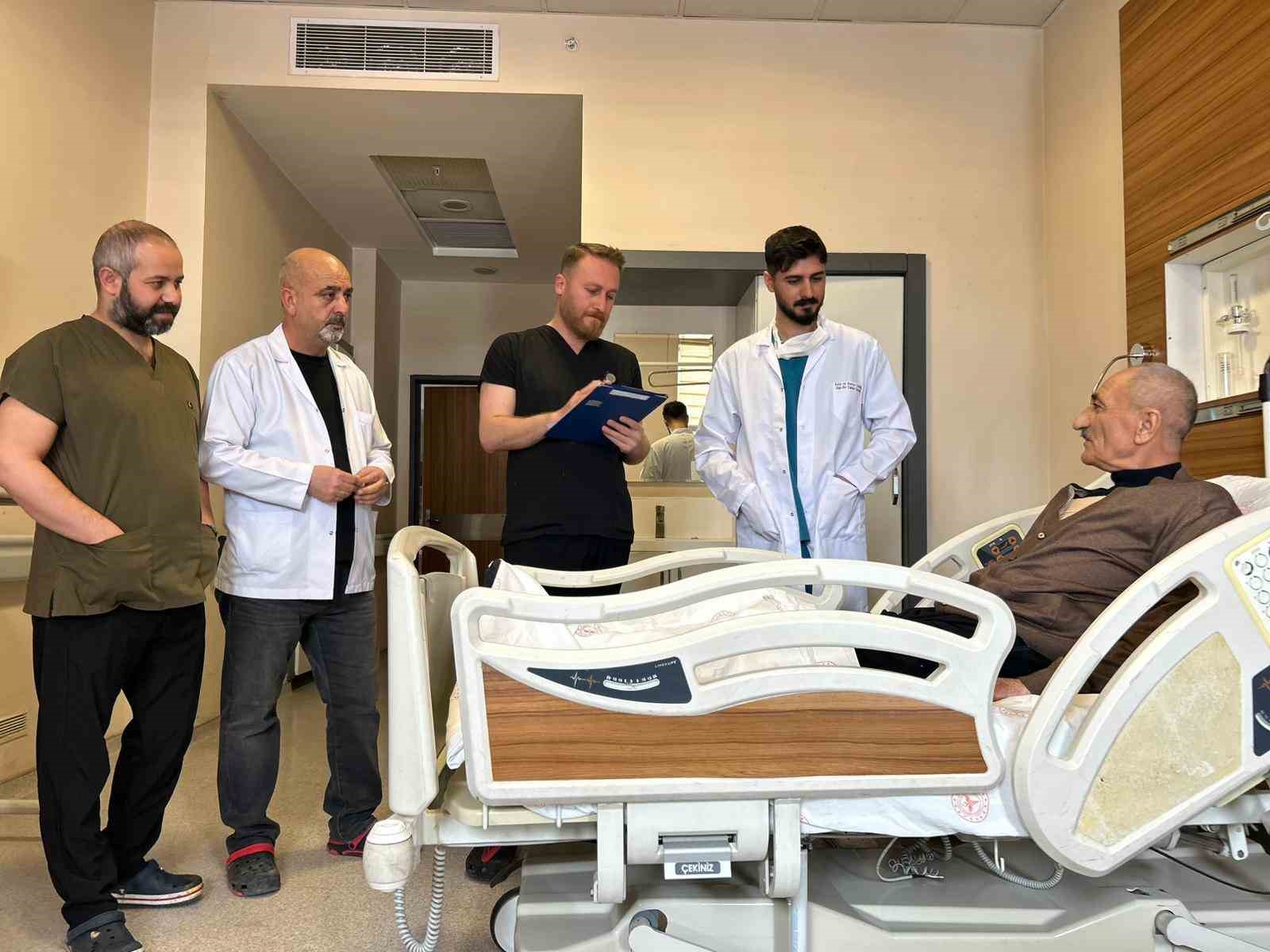 Van’da 25 dakika kalbi duran hasta bypass ameliyatıyla kurtarıldı
