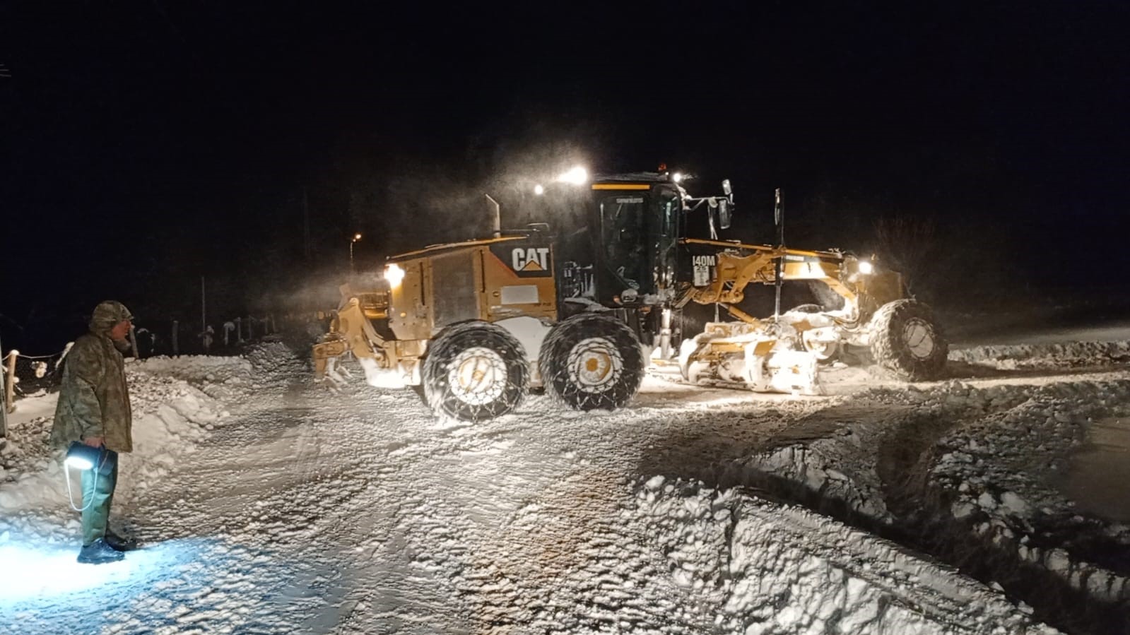Van’da 341 yerleşim yerinin yolu kapandı
