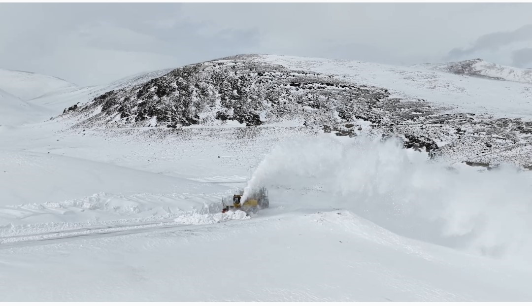 Van’da 53 yerleşim yerinin yolu kapalı
