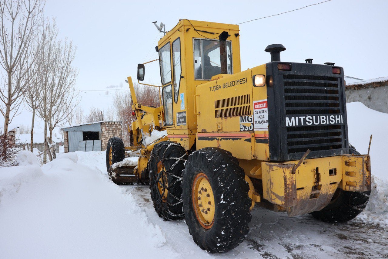 Van’da 76 yerleşim yerinin yolu kapalı
Van’da 76 yerleşim yerinin yolu kapalı