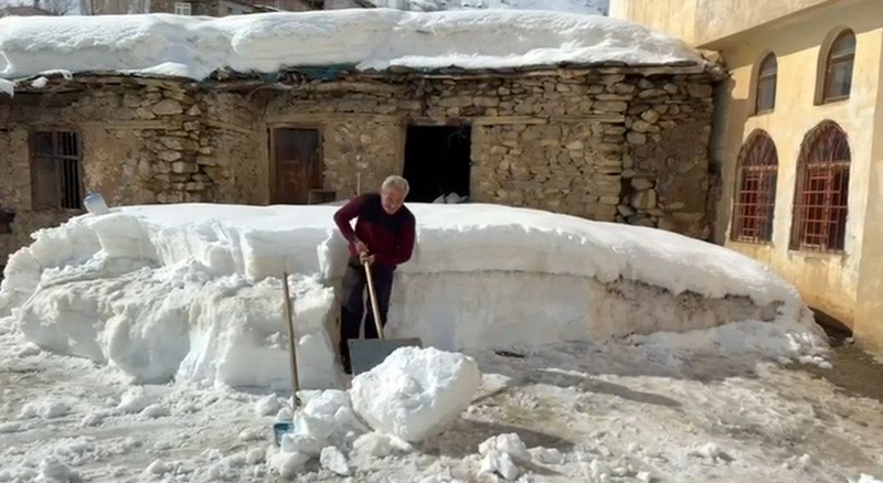 Van’da 76 yerleşim yerinin yolu kapalı
Van’da 76 yerleşim yerinin yolu kapalı