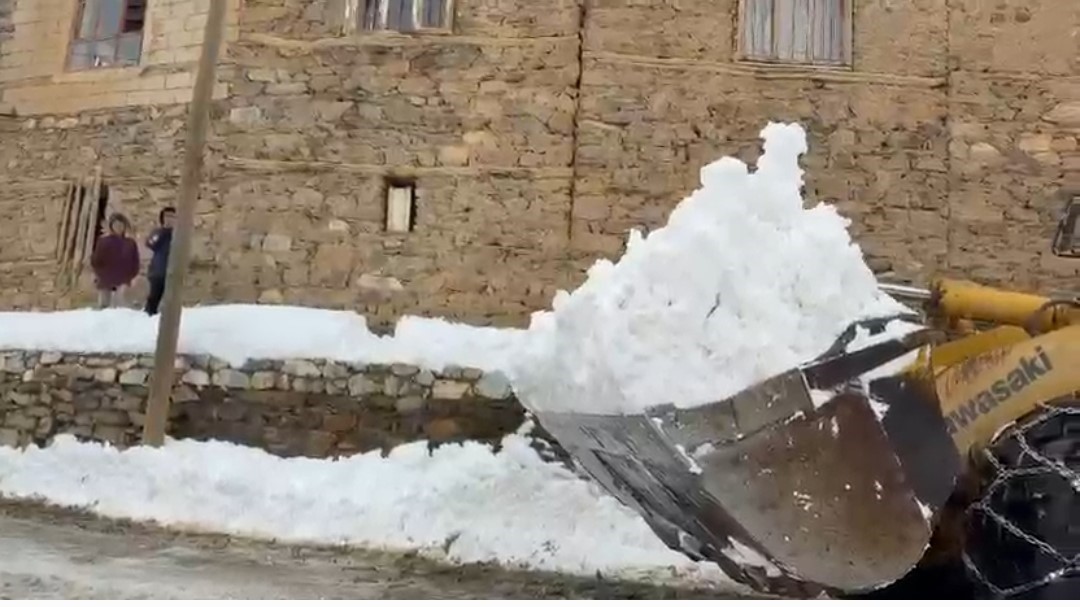 Van’da 78 yerleşim yerinin yolu kapalı
