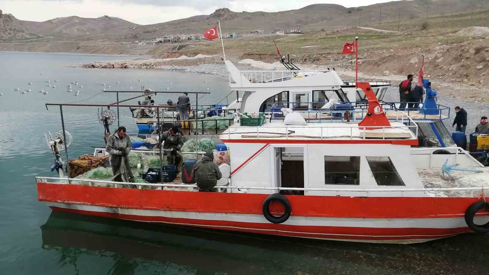 Van’da 90 günlük av yasağı başladı
Van’da 90 günlük av yasağı başladı