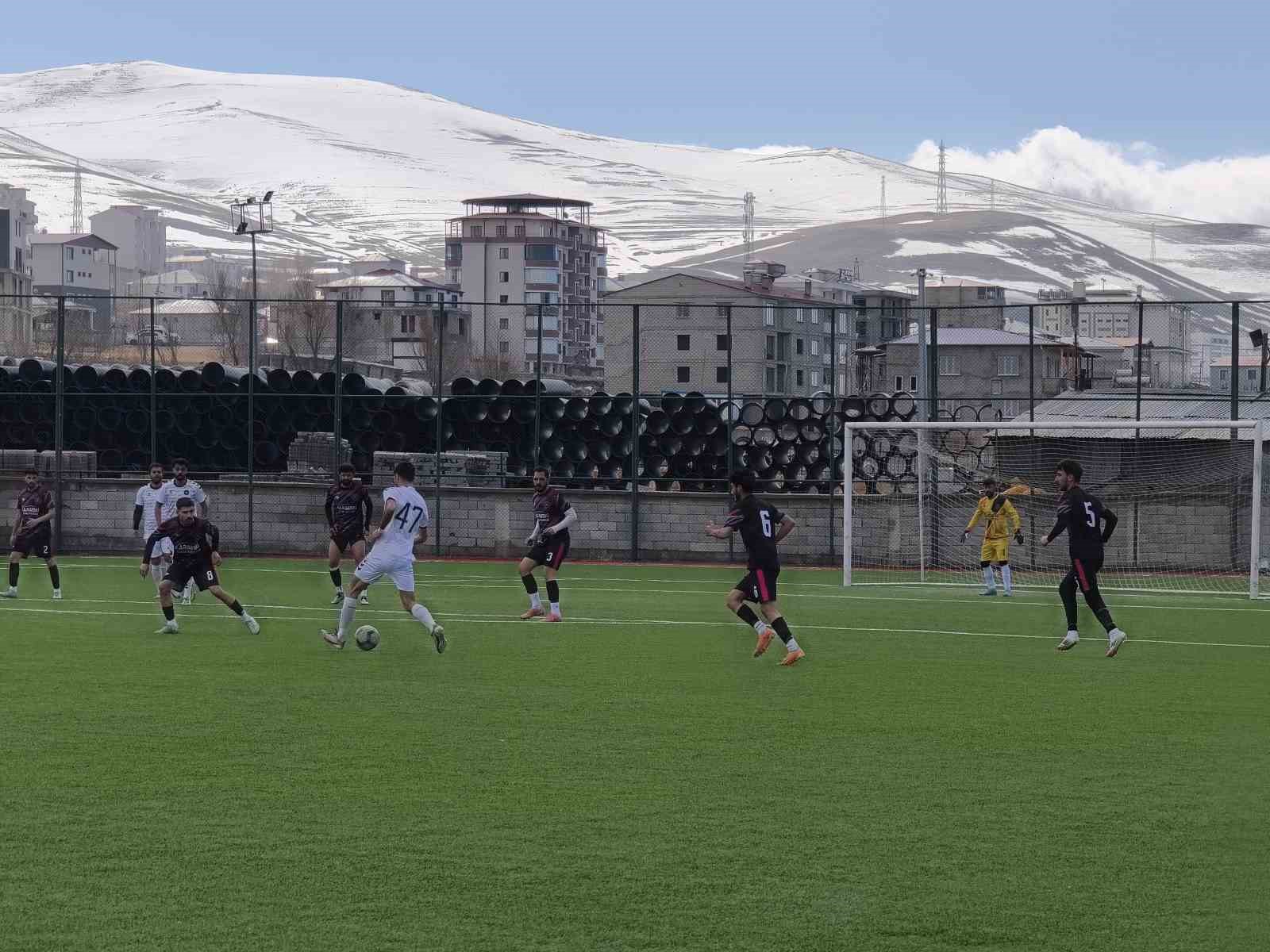 Van’da amatör futbol maçları devam ediyor

