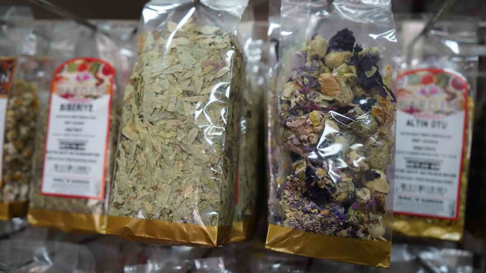 Van’da bahar geçişi aktarlara ilgiyi artırdı
