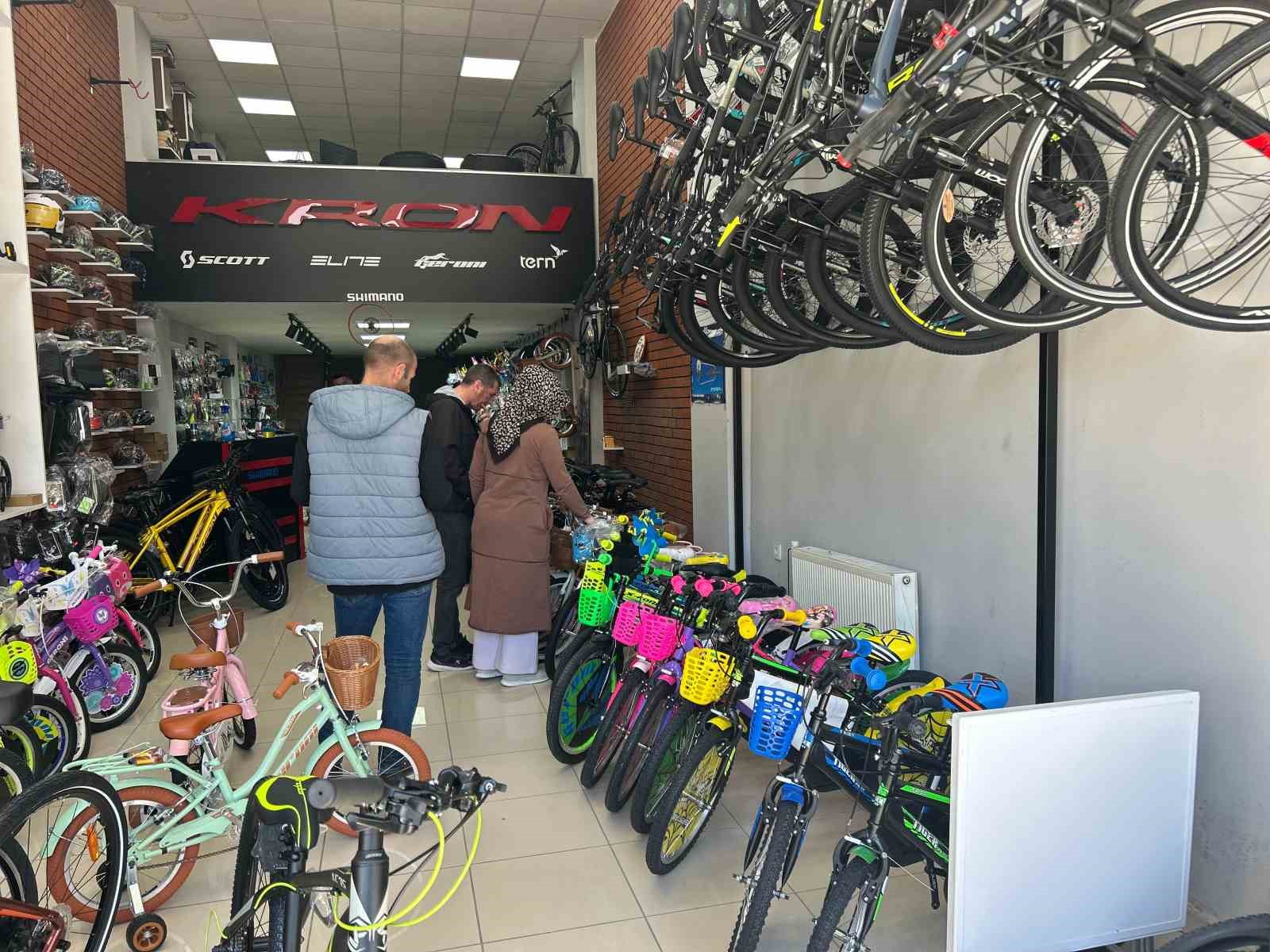 Van’da bahar mevsimi bisiklet sektörünü hareketlendirdi
