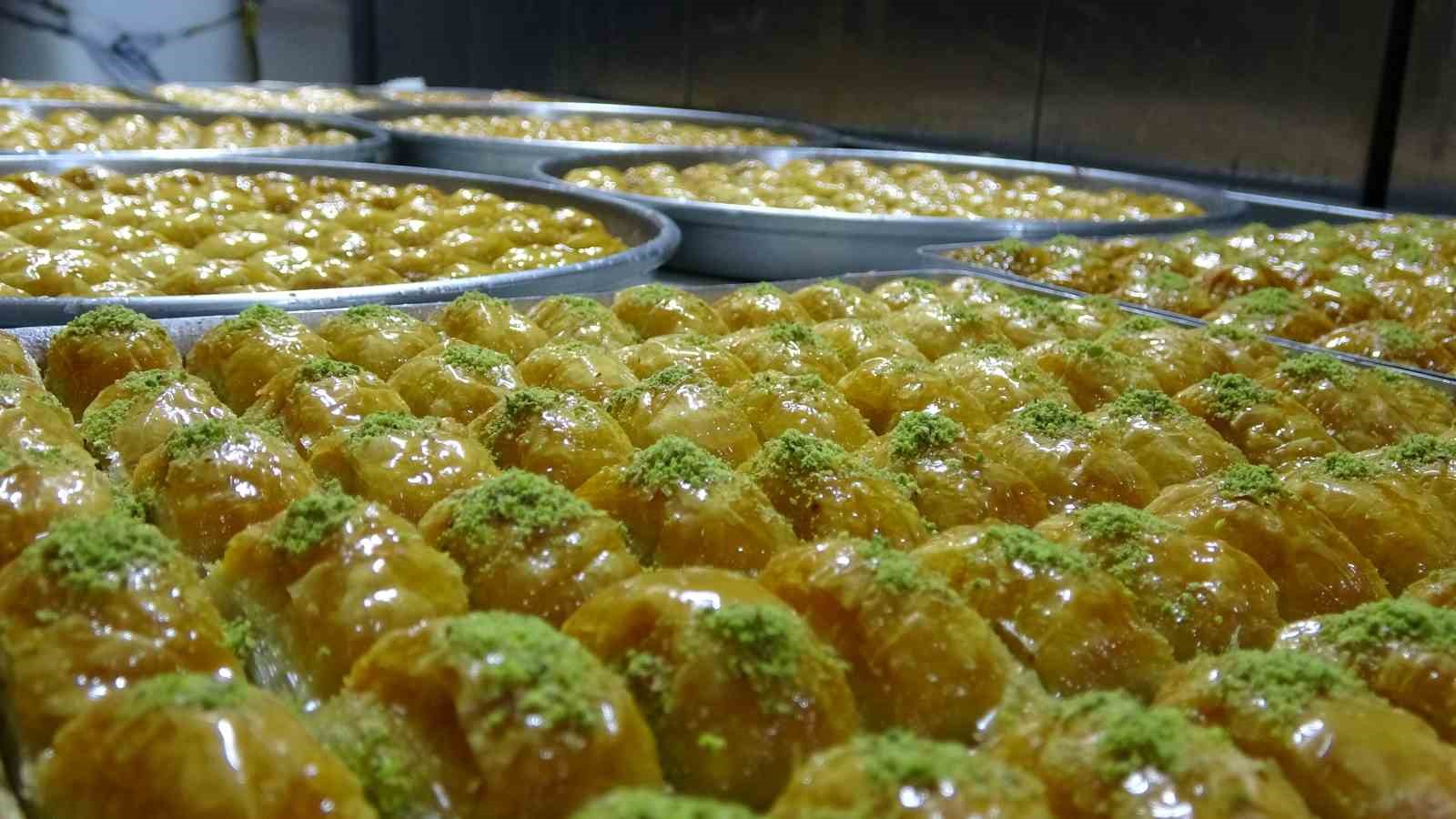 Van’da bayram öncesi ’tatlı telaşı’ başladı
