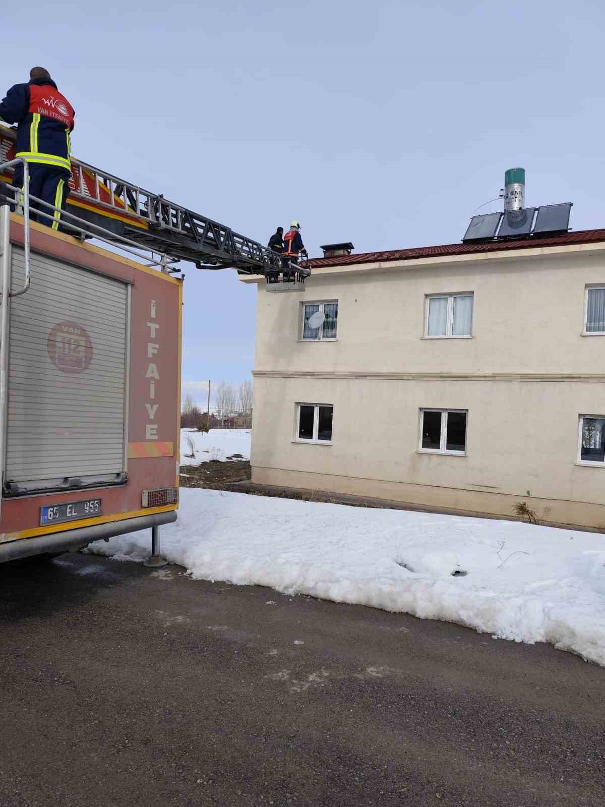 Van’da çatı yangını
