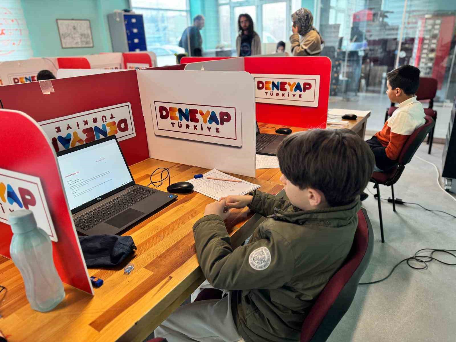 Van’da Deneyap e-sınav heyecanı
