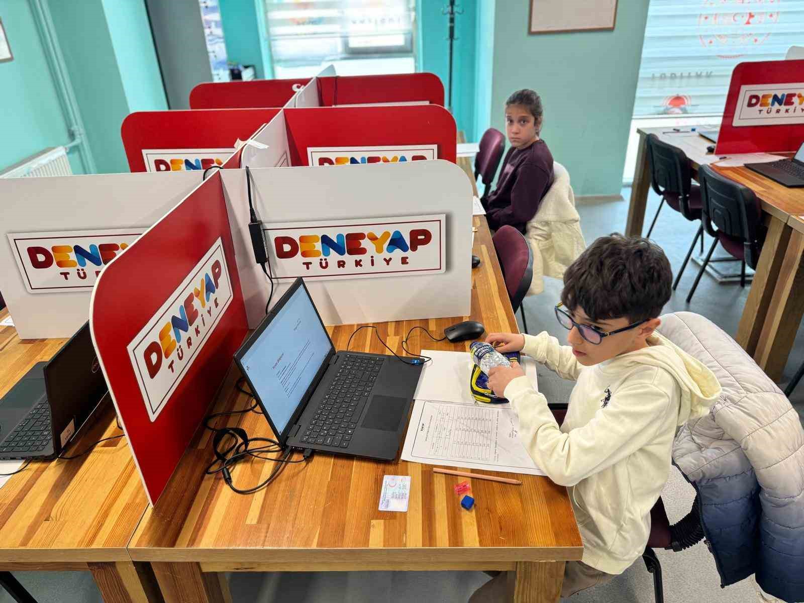 Van’da Deneyap e-sınav heyecanı
