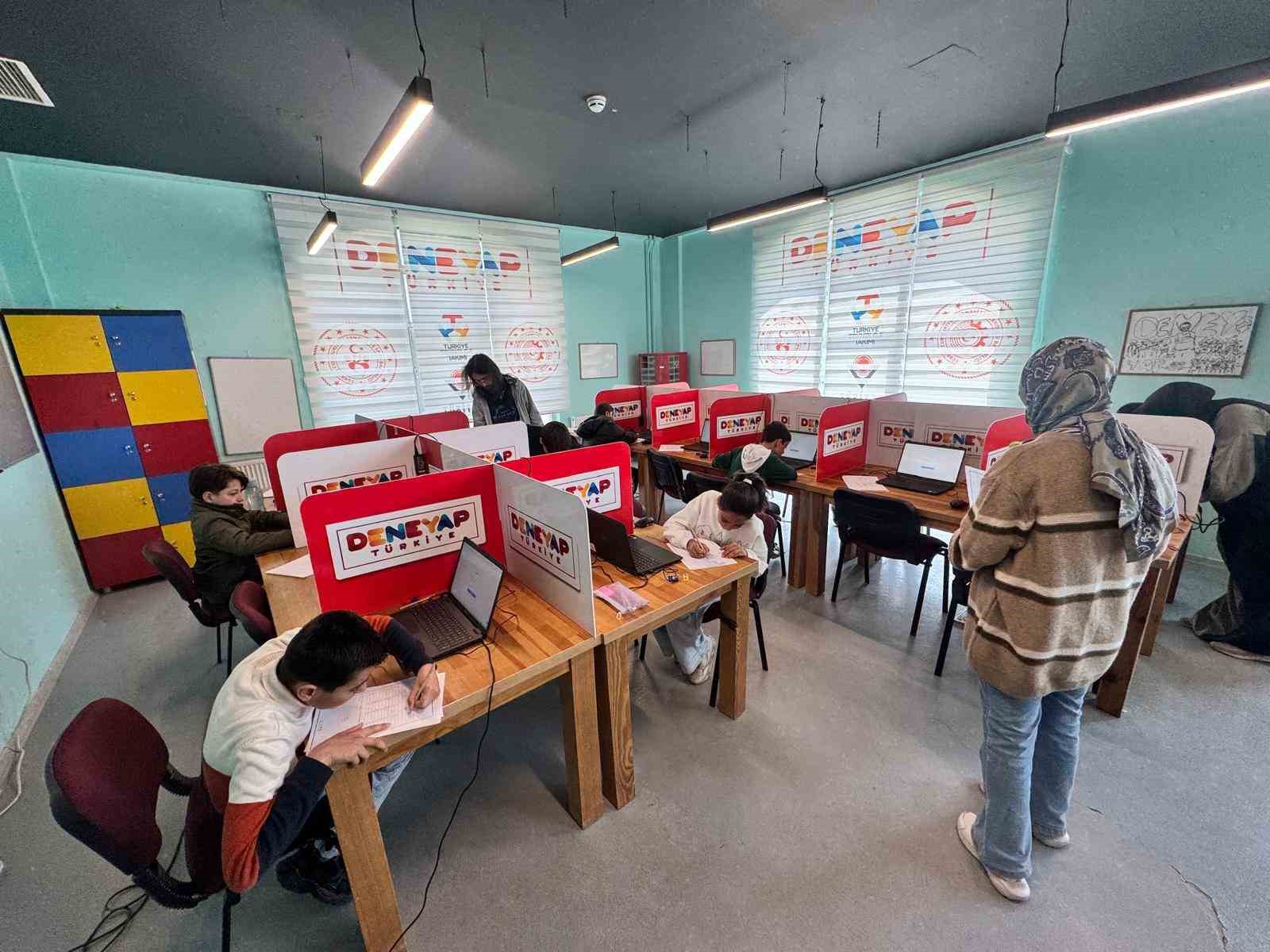 Van’da Deneyap e-sınav heyecanı
