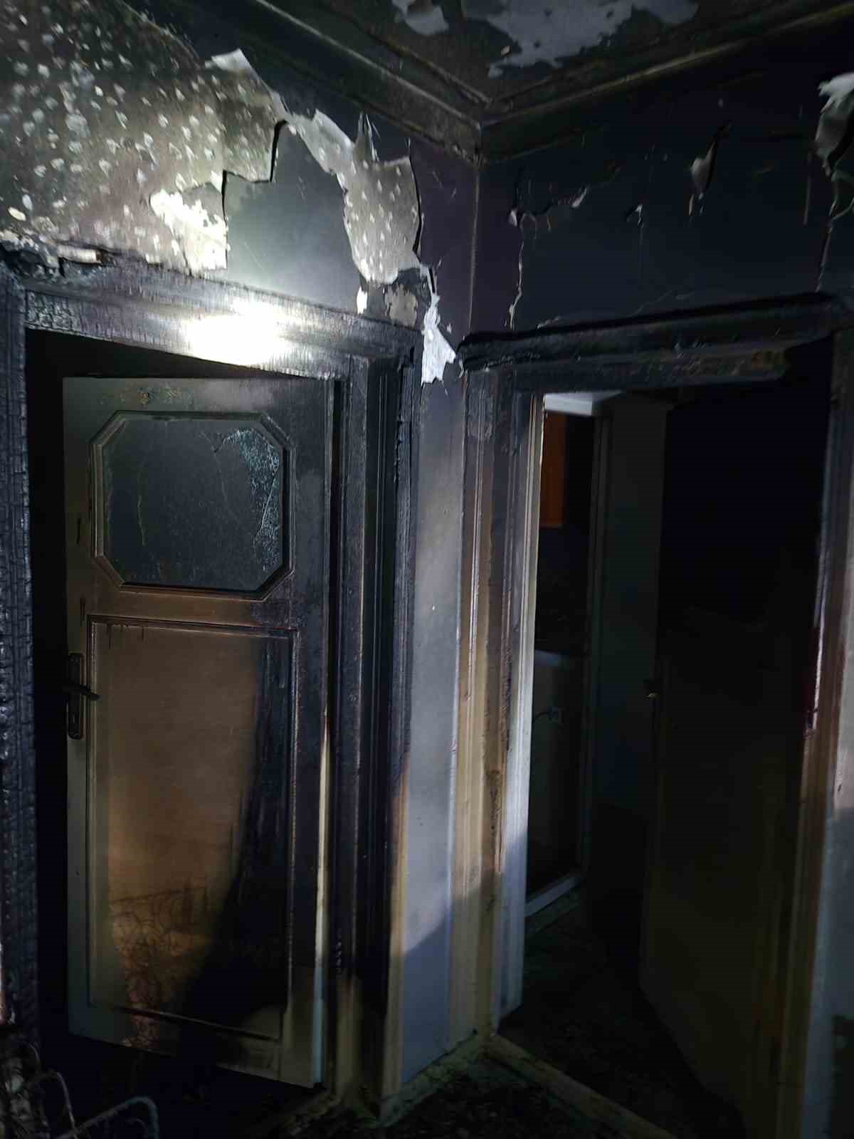 Van’da ev yangını
