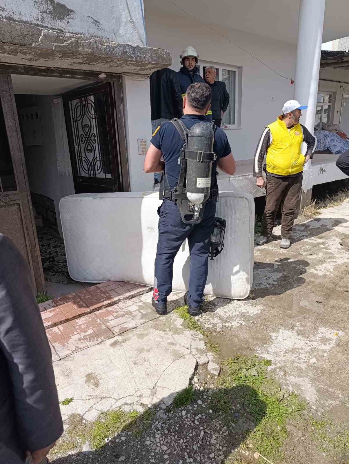 Van’da ev yangını
