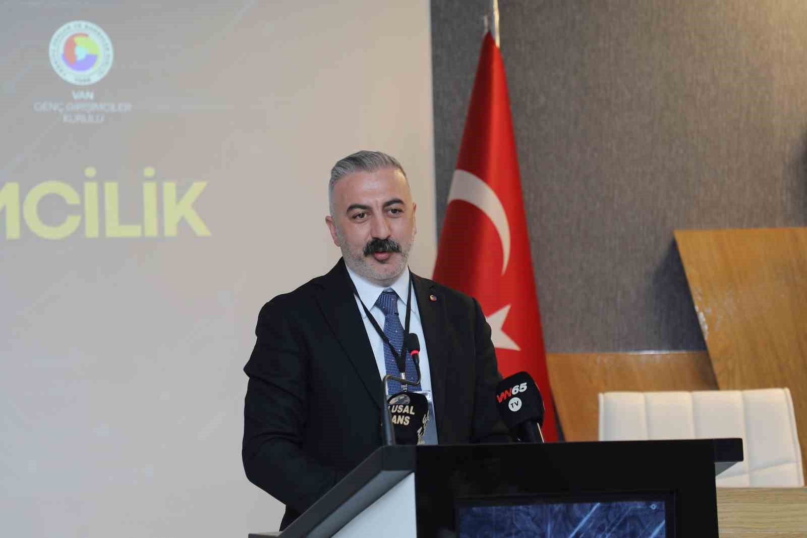 Van’da girişimcilik zirvesi düzenlendi
