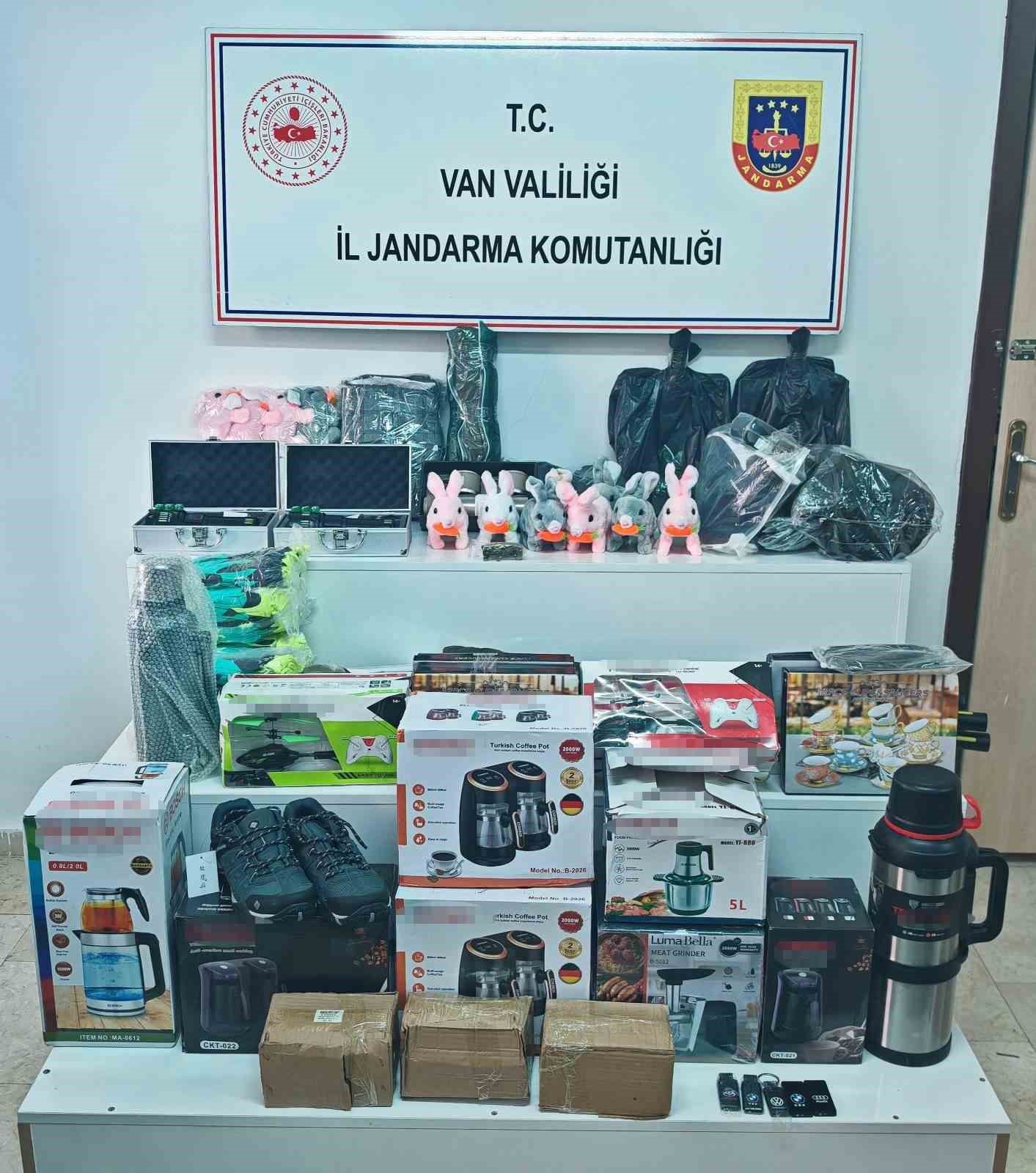 Van’da gümrük kaçağı malzeme ele geçirildi
