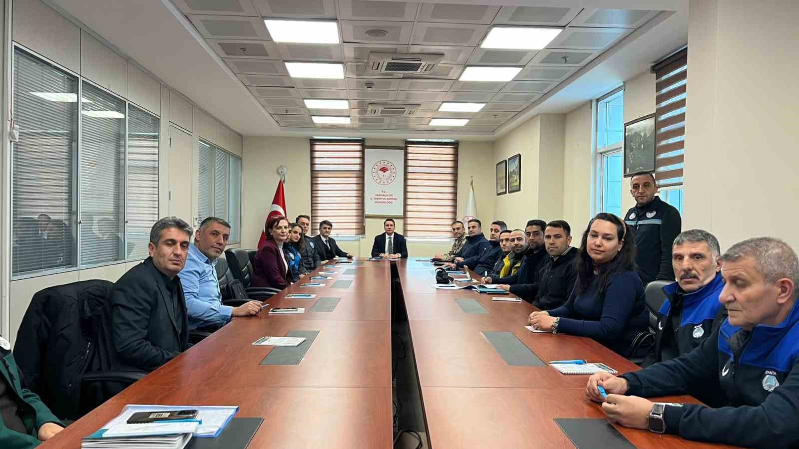 Van’da inci kefali av yasağı öncesi komisyon toplantısı yapıldı
