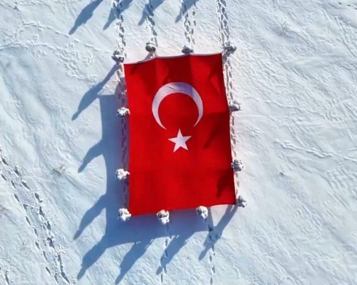 Van’da jandarma personelinden anlamlı yürüyüş
