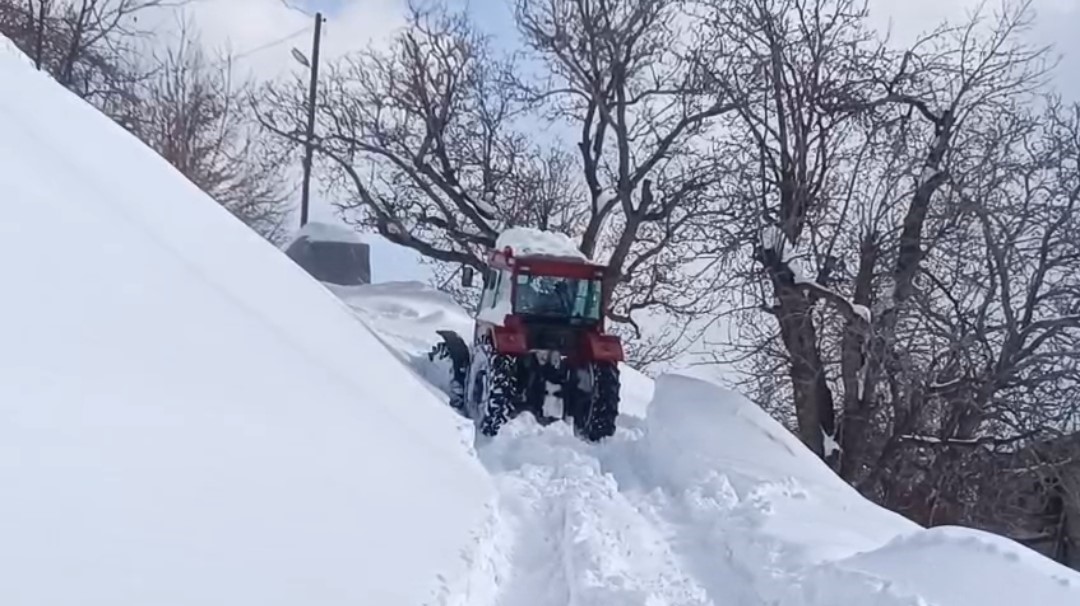 Van’da kardan dolayı kapanan 625 yoldan 408’i açıldı
