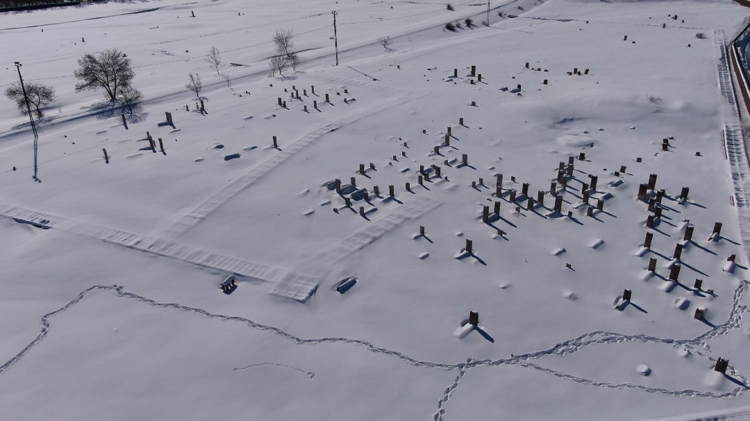 Van’da karla gelen güzellik: Yerleşim yerleri beyaz gelinliğini giydi
Van’da karla gelen güzellik: Yerleşim yerleri beyaz gelinliğini giydi
