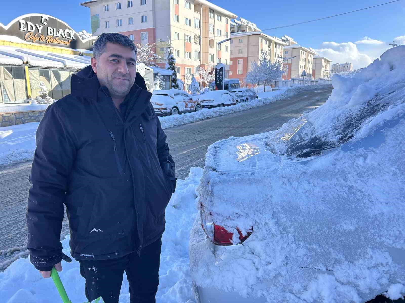 Van’da kış mevsiminin son günlerinde kar bereketi
