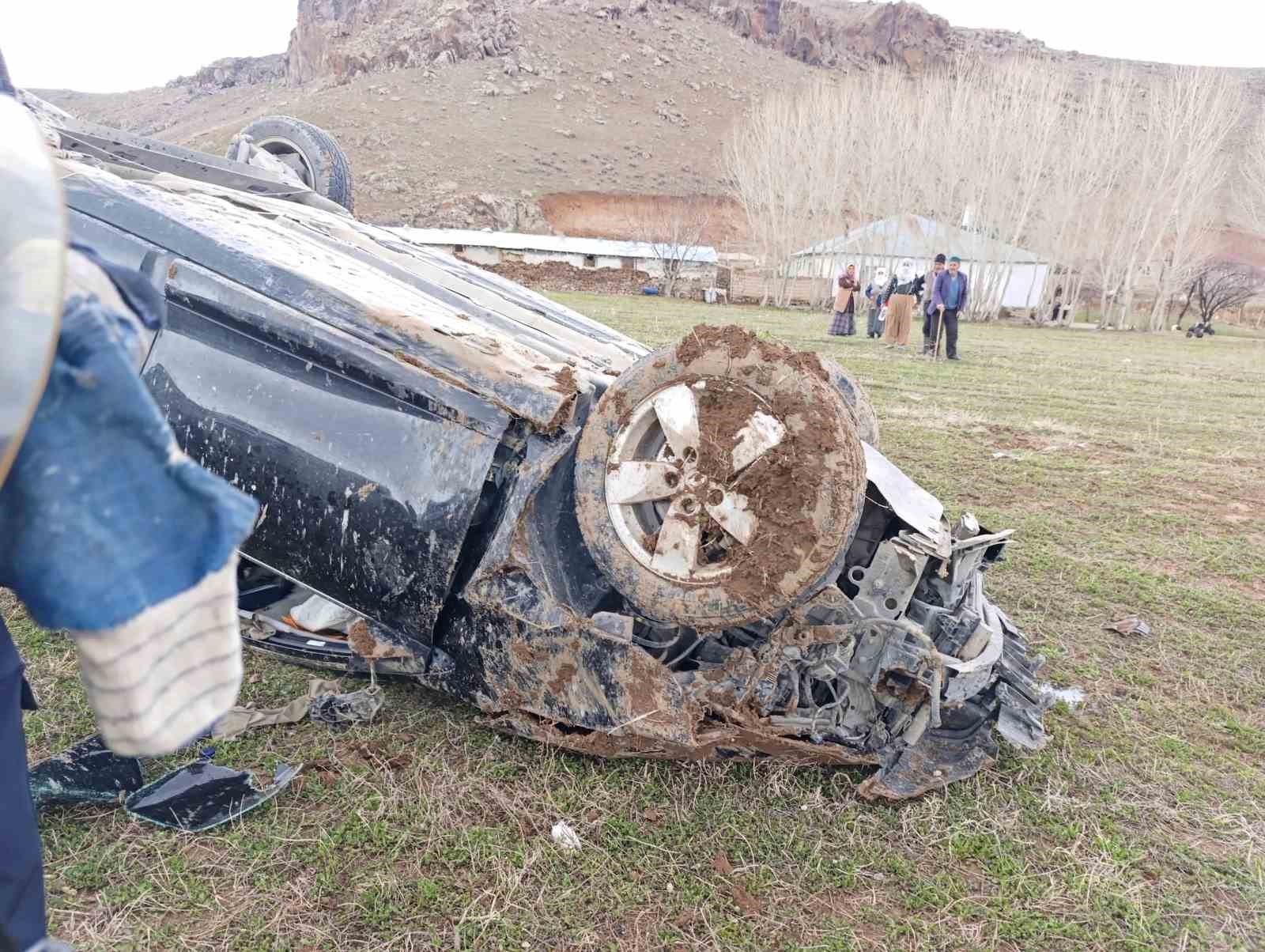 Van’da Muradiye-Çaldıran yolunda kaza: 1 ölü, 2 yaralı
