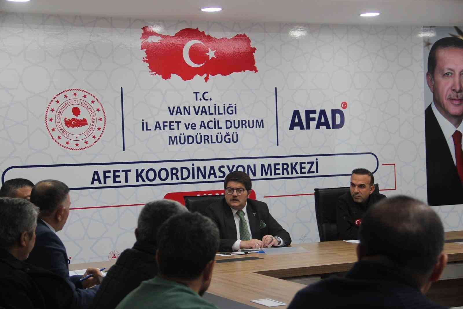 Van’da olumsuz hava şartlarına karşı tedbirler ele alındı
