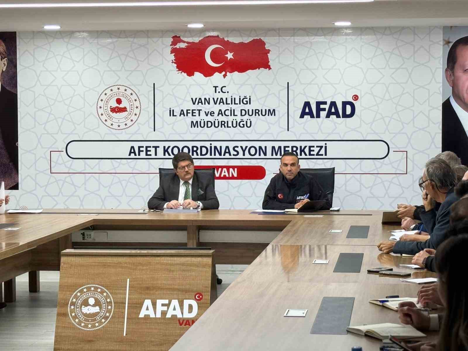 Van’da olumsuz hava şartlarına karşı tedbirler ele alındı
