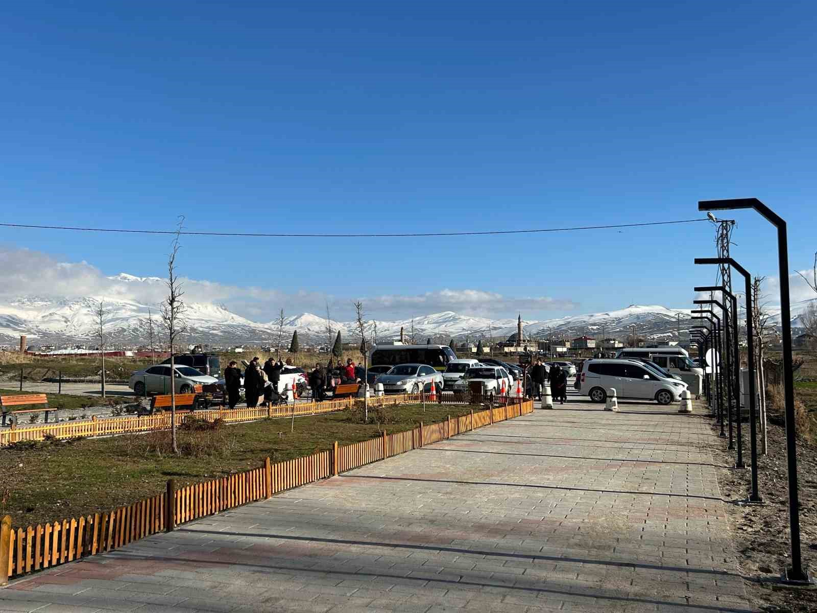 Van’da Ramazan öncesi manevi atmosfer tarihi camide yaşanıyor
