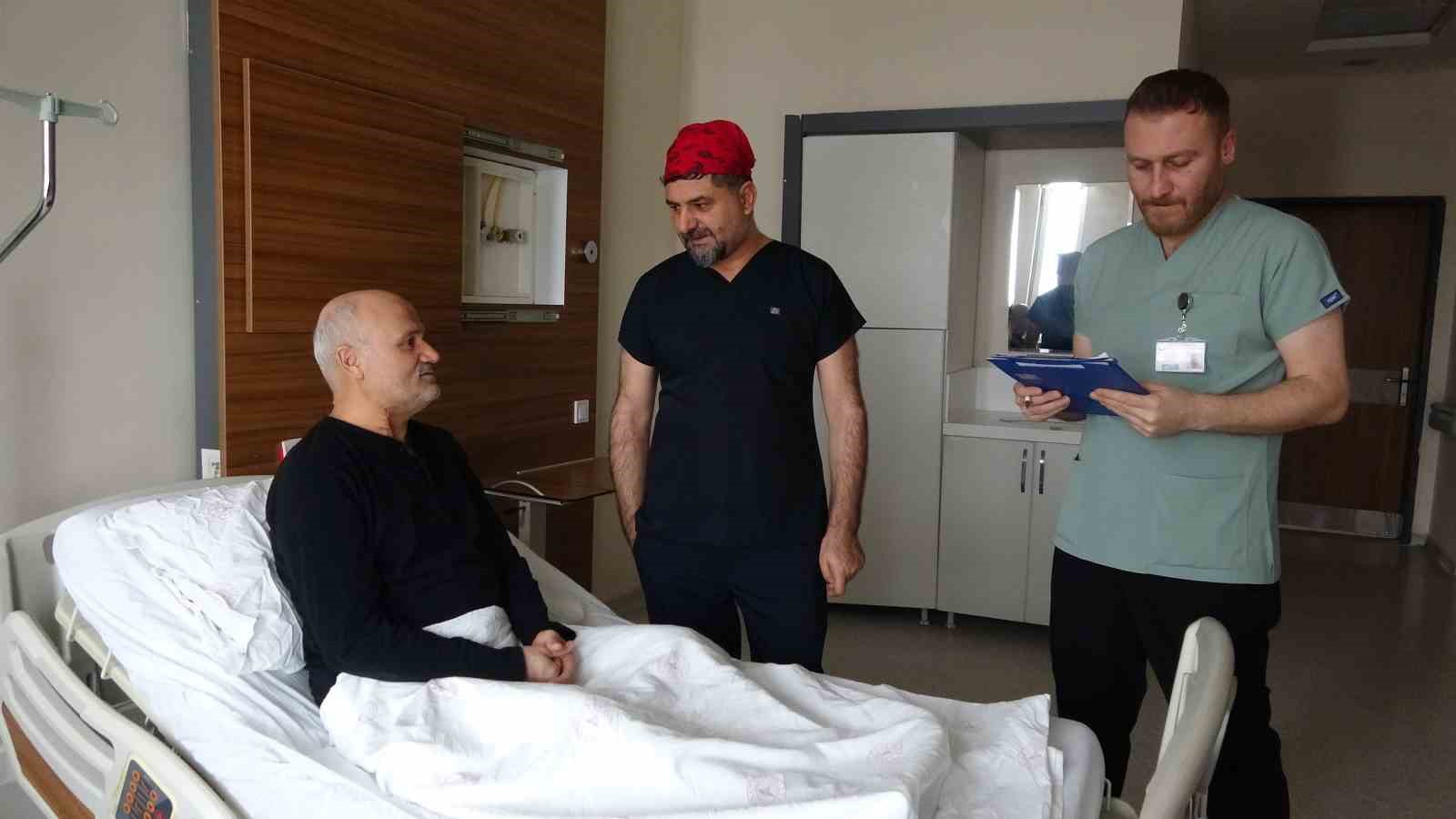 Van’da riskli glomus tümörü ameliyatı başarıyla gerçekleştirildi
