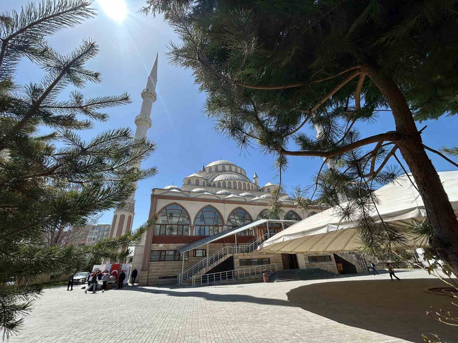 Van’da şehitler için Mevlid-i Şerif programı düzenlendi
