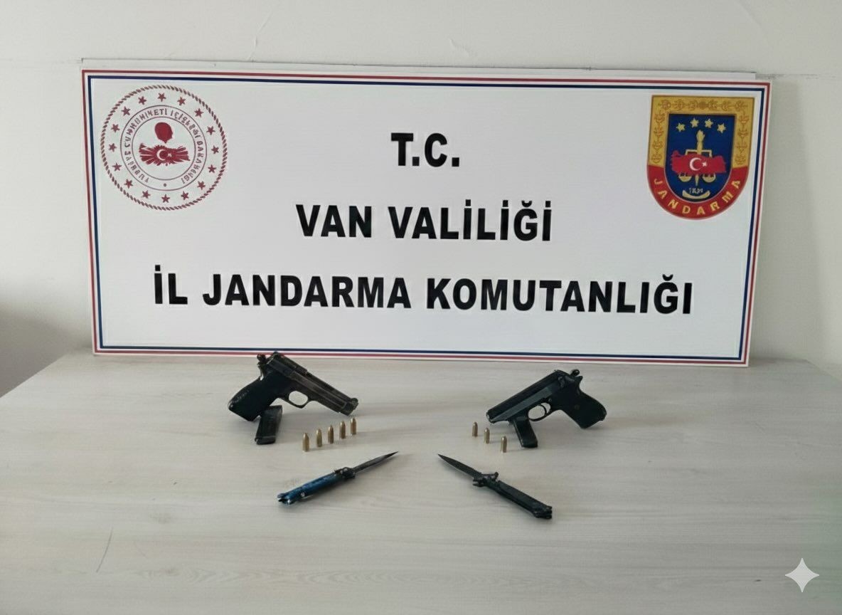 Van’da silah ve kaçak sigara ele geçirildi
