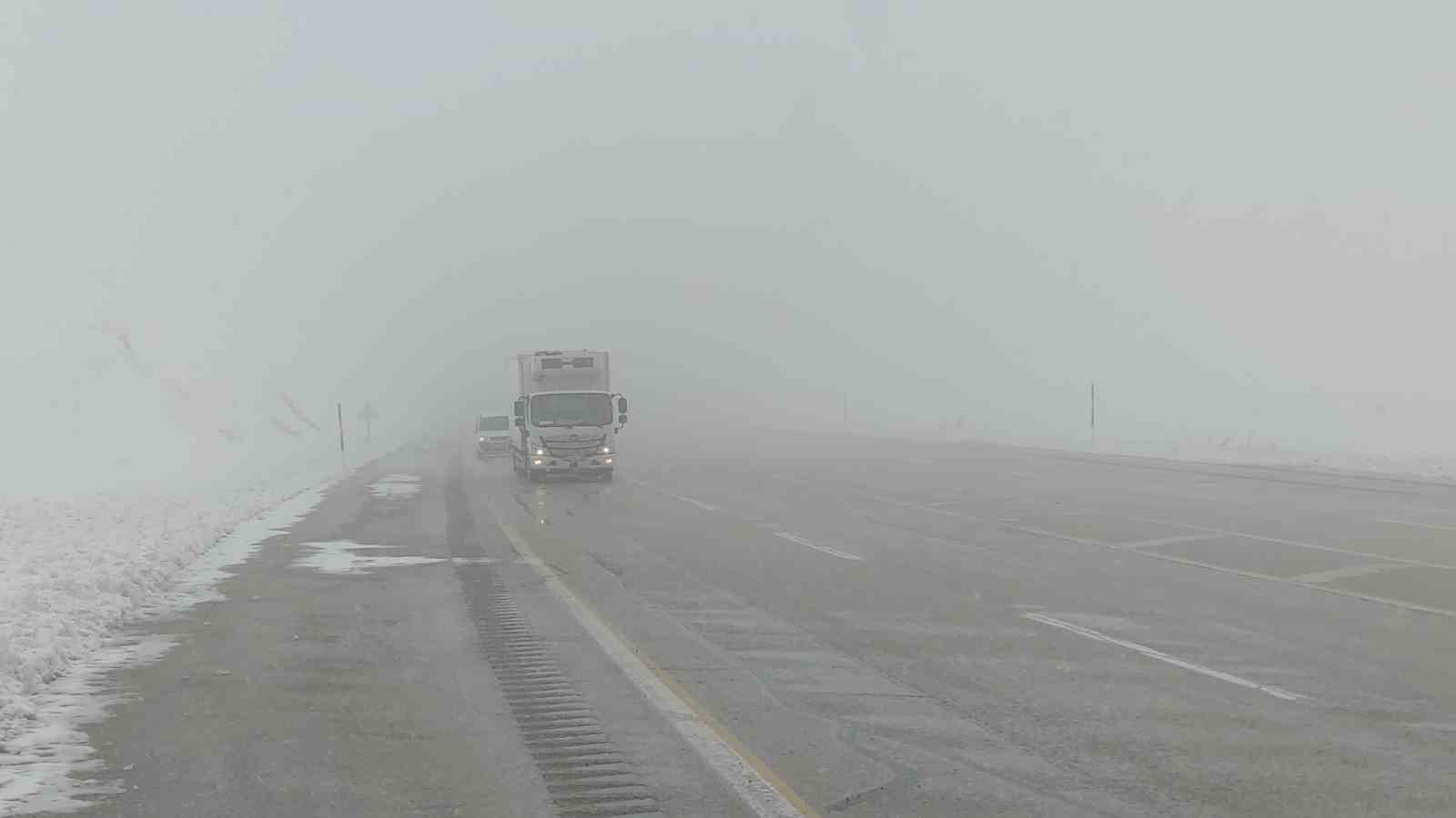 Van’da sis ve kar yağışı yüksek kesimlerde etkiliyor
