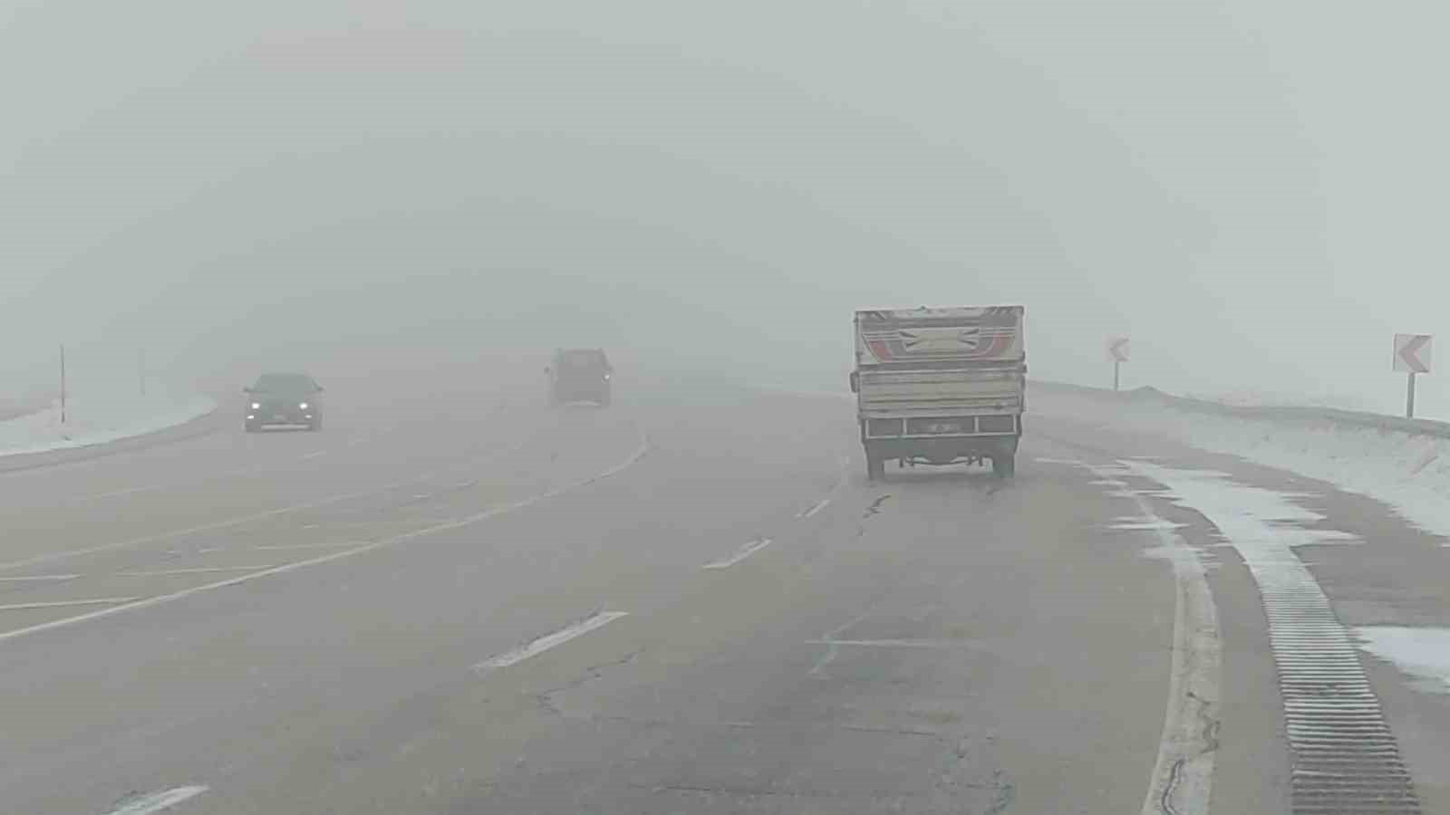 Van’da sis ve kar yağışı yüksek kesimlerde etkiliyor
