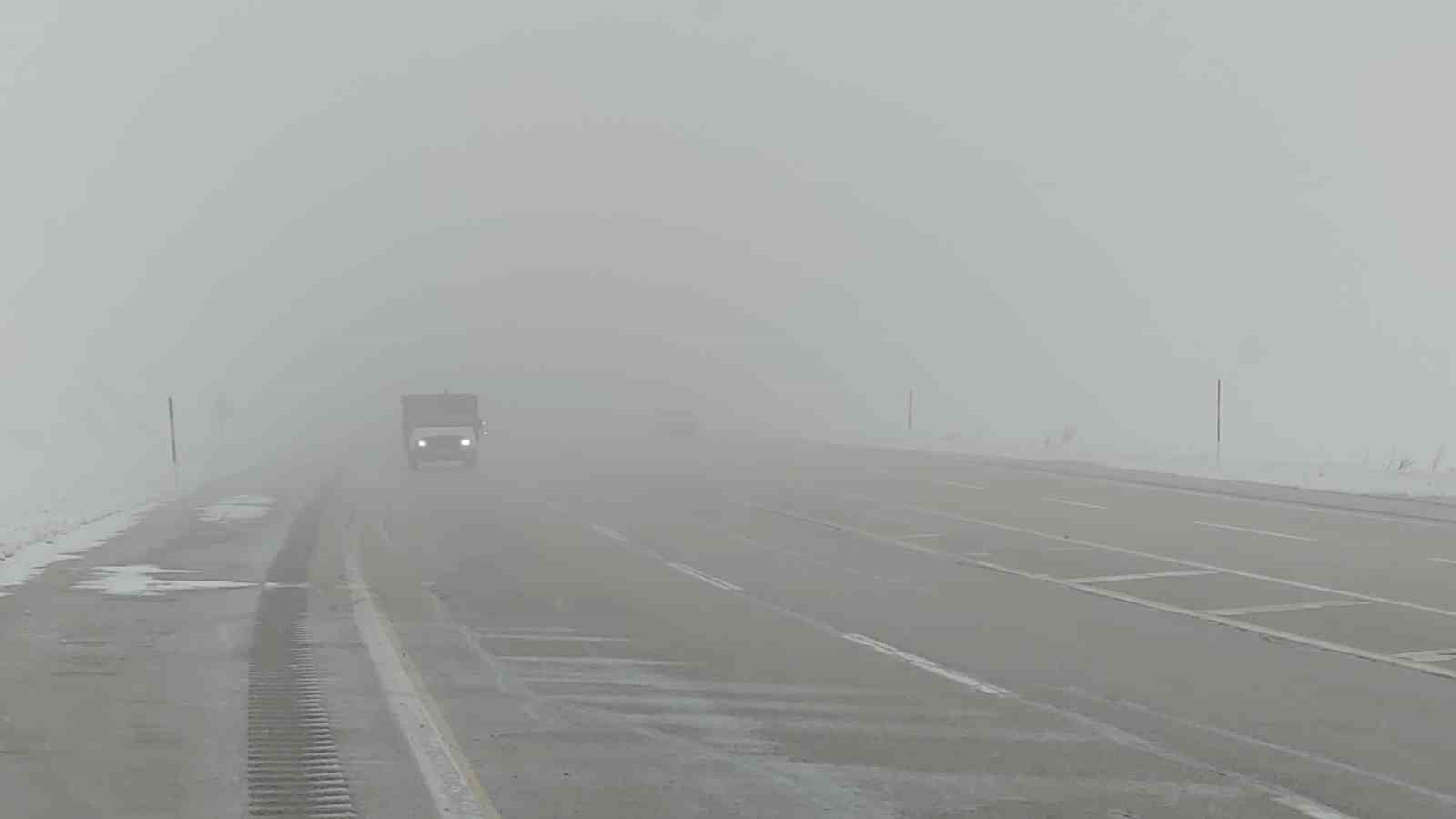 Van’da sis ve kar yağışı yüksek kesimlerde etkiliyor
