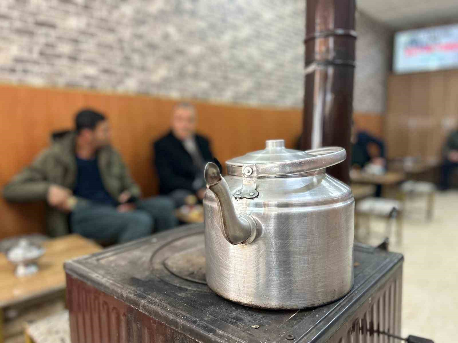Van’da soba üzerinde demlenen kış çayları ilgi görüyor
