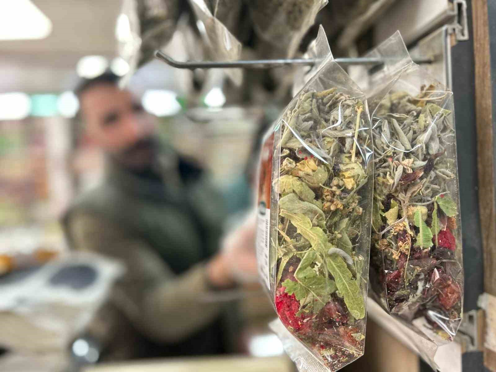 Van’da soba üzerinde demlenen kış çayları ilgi görüyor
