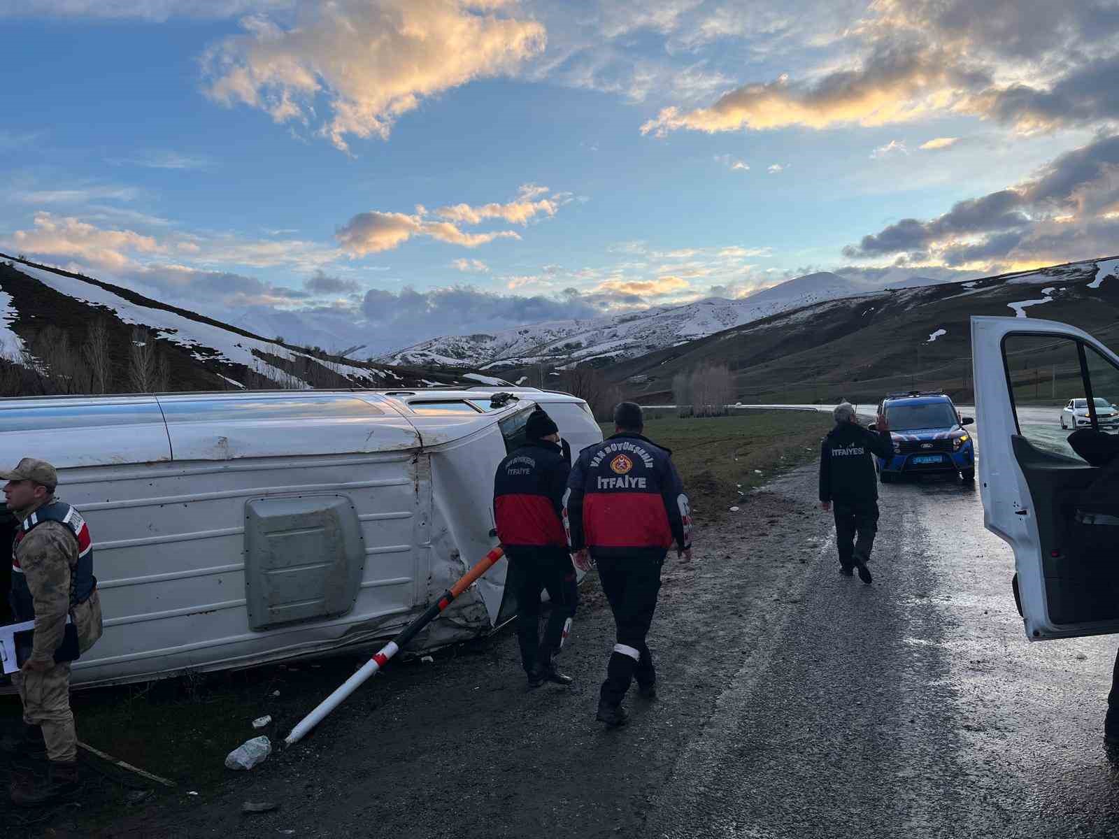 Van’da trafik kazası: 11 yaralı
