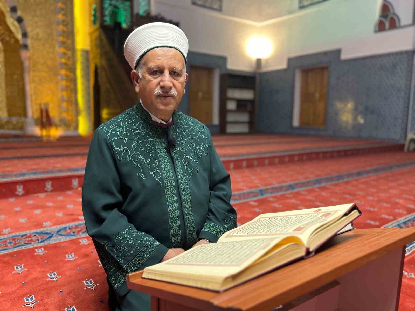 Van’da vatandaşlar itikaf sünneti için camilere kapandı
