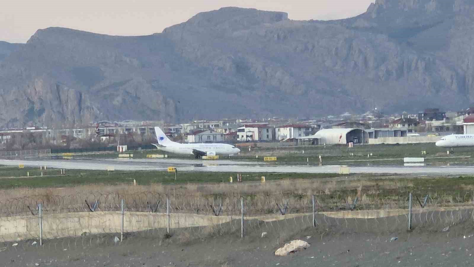 Van’da yakalanan düzensiz göçmenler sınır dışı edildi
