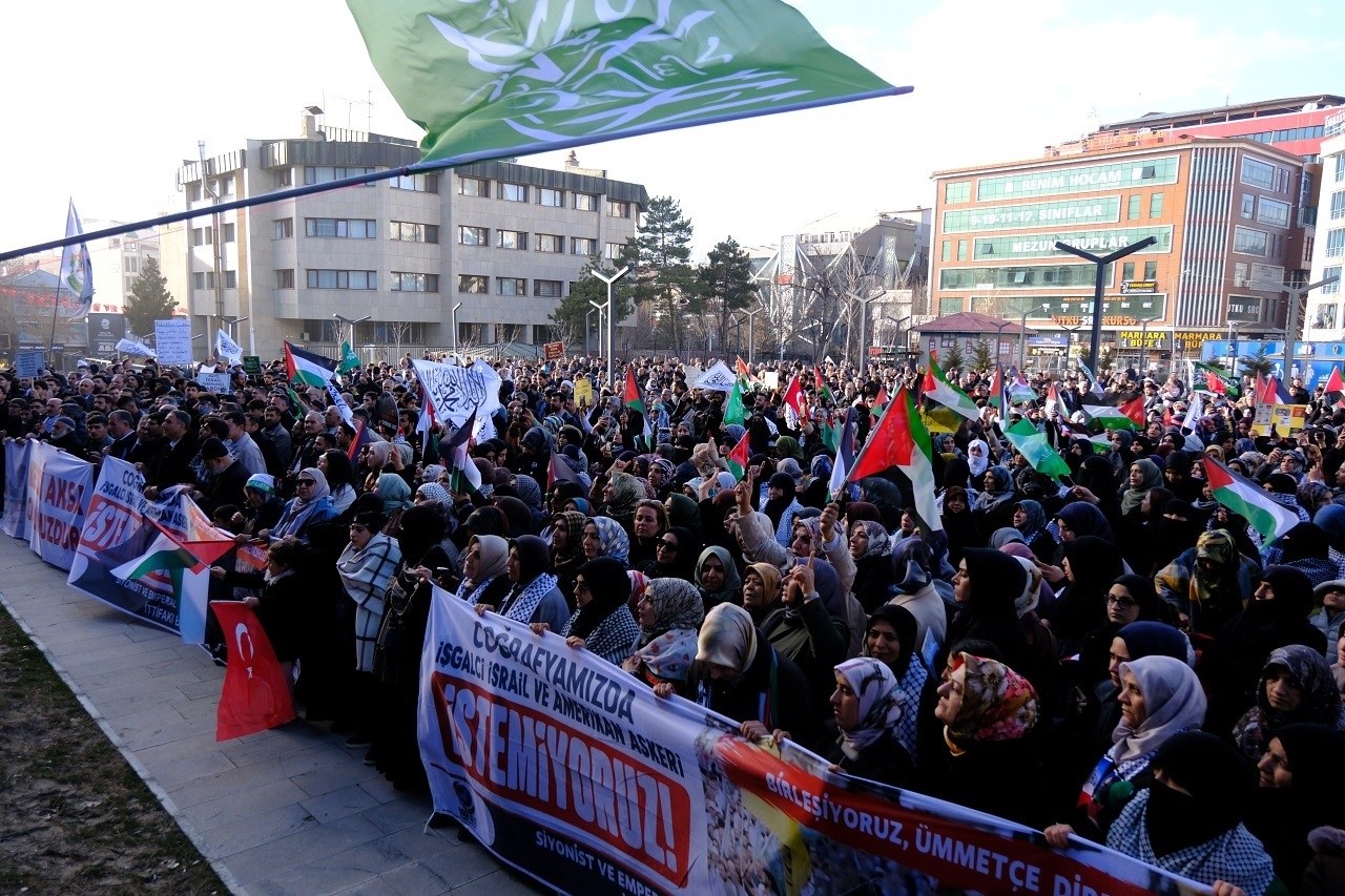 Van’daki STK’lardan İsrail’e karşı ortak tepki
