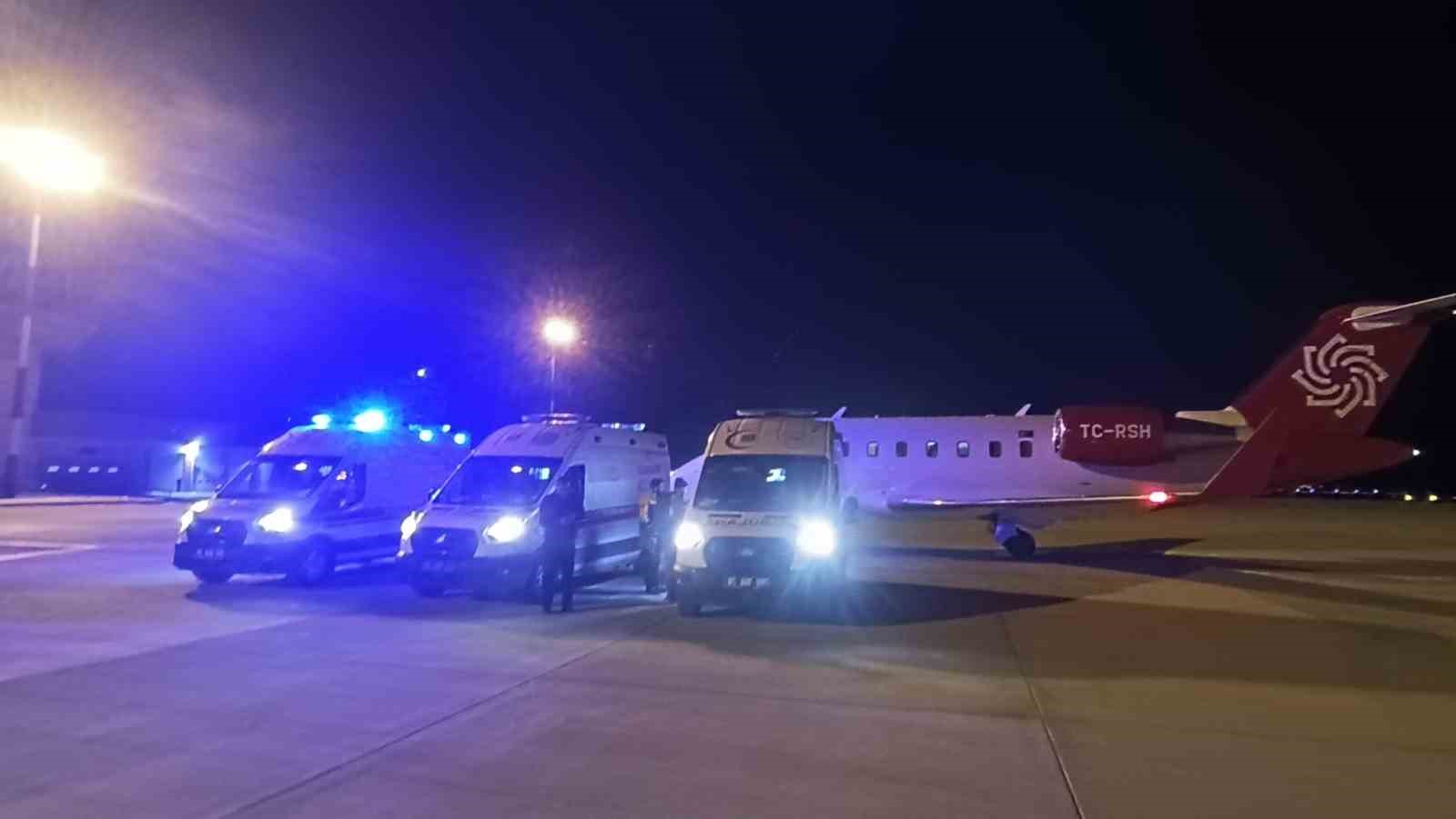 Van’dan İstanbul’a uçak ambulansla hasta sevki
