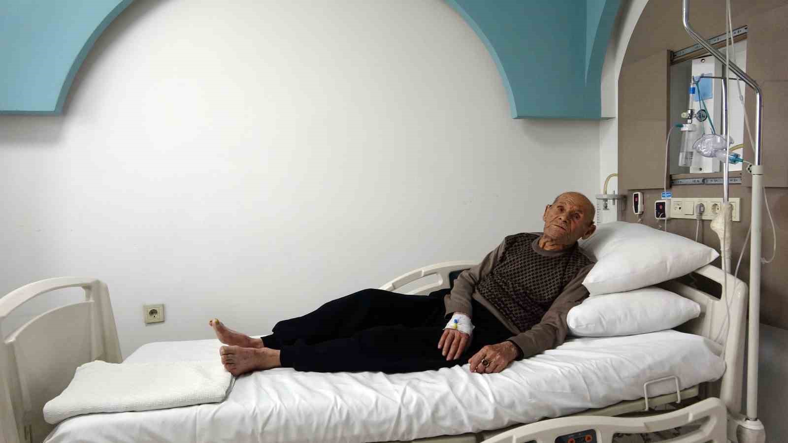 Vanlı Kore gazisi ‘Lokman Hekim’e emanet
