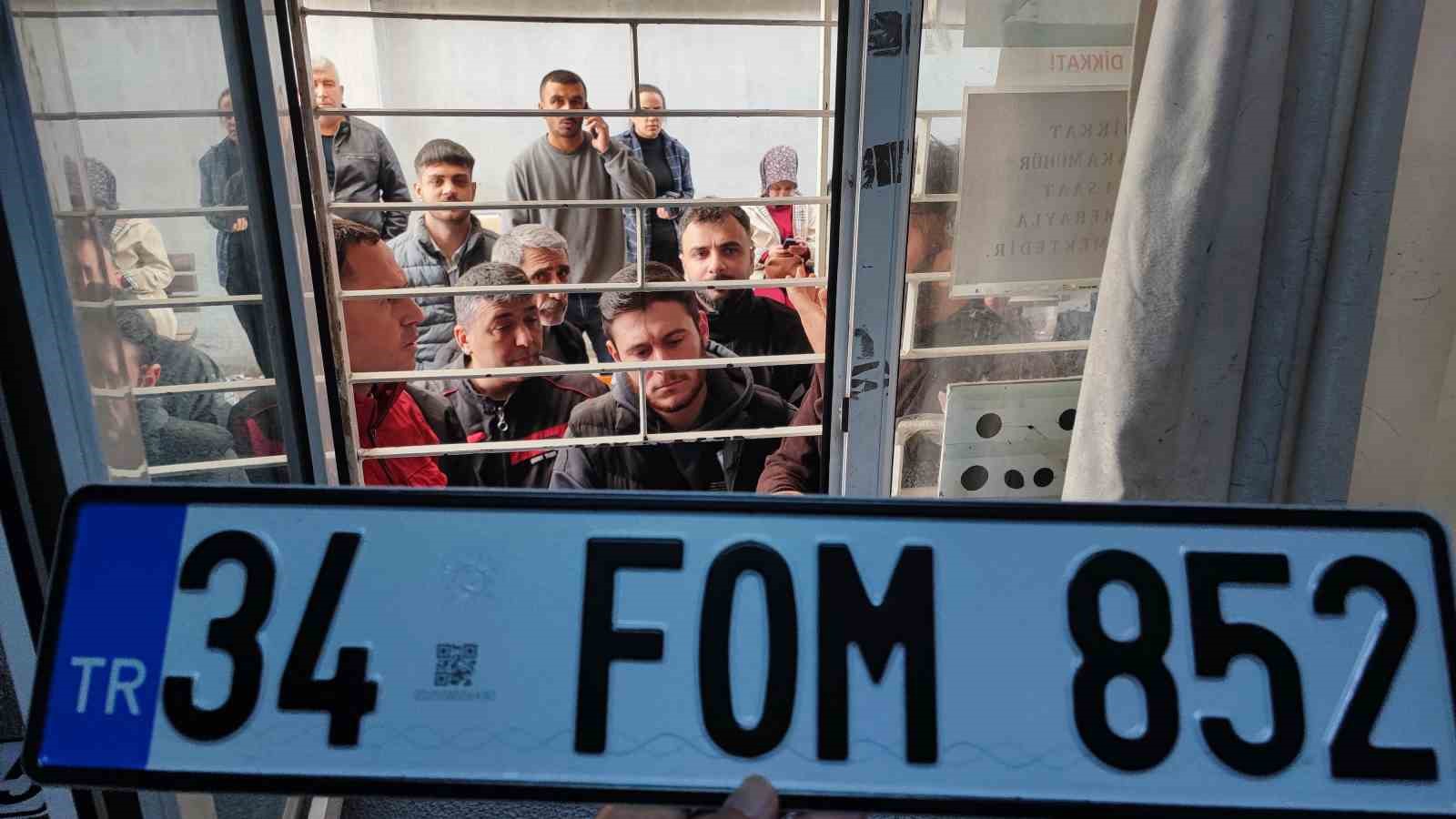 Vatandaş eski plakasını da APP diye değiştirmek istiyor
