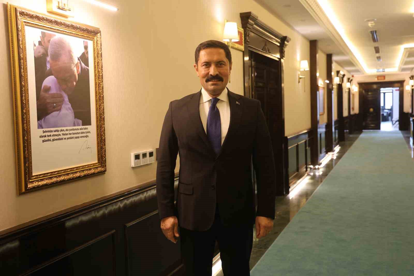 Vatandaşla devleti buluşturan Hatay Valiliği’nin yeni binası hizmete başladı
